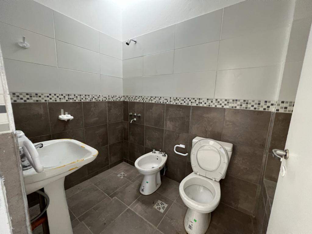 Casa en alquiler de 3 dormitorio en Barrio Villa Centenario - Reciclada