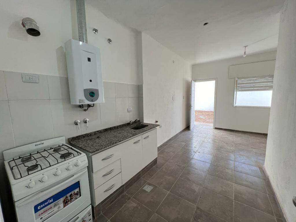 Casa en alquiler de 3 dormitorio en Barrio Villa Centenario - Reciclada