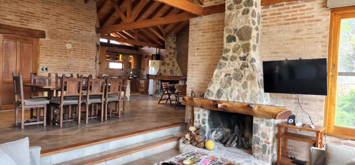 VENTA Casa única en Traslasierras con 5 hs aptas desarrollo