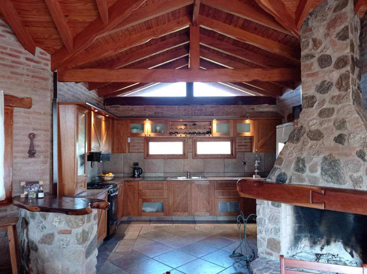 VENTA Casa única en Traslasierras con 5 hs aptas desarrollo