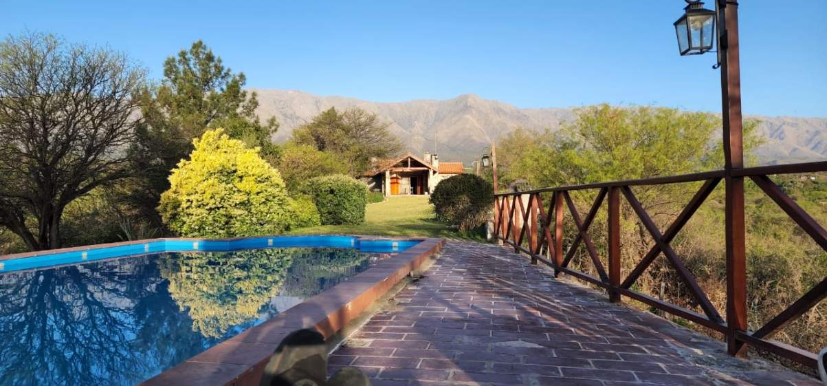 VENTA Casa única en Traslasierras con 5 hs aptas desarrollo