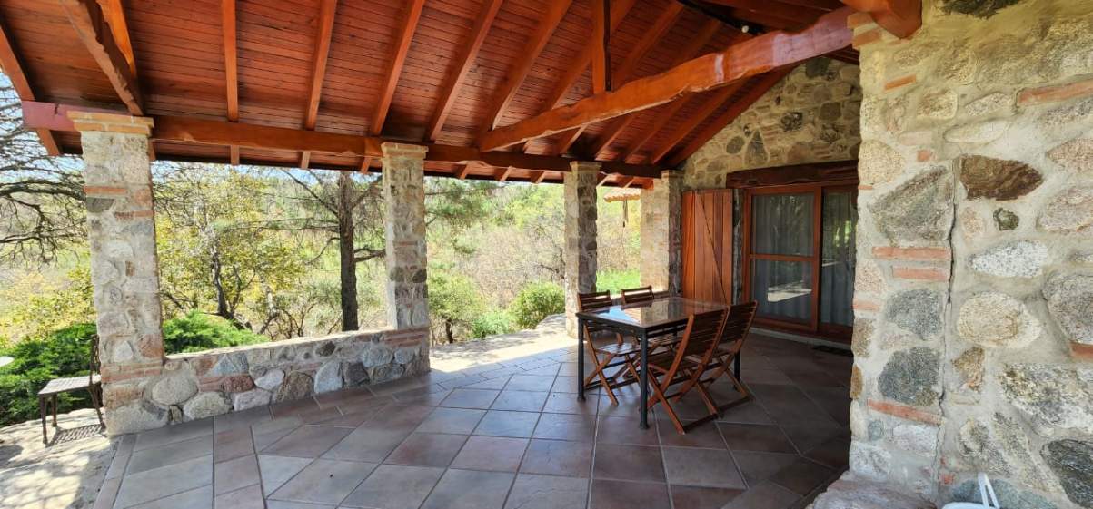 VENTA Casa única en Traslasierras con 5 hs aptas desarrollo