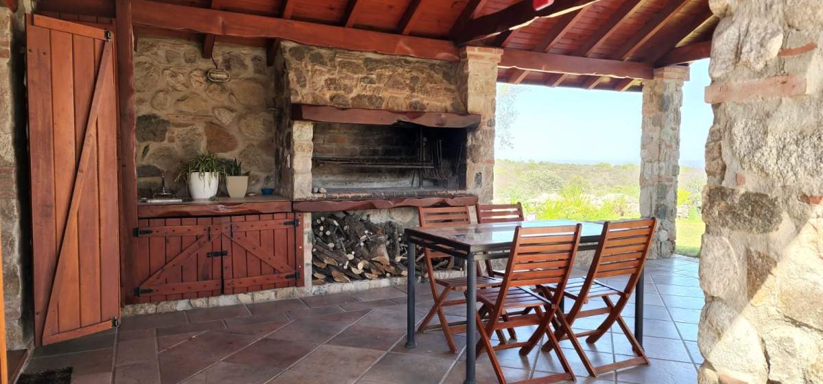 VENTA Casa única en Traslasierras con 5 hs aptas desarrollo