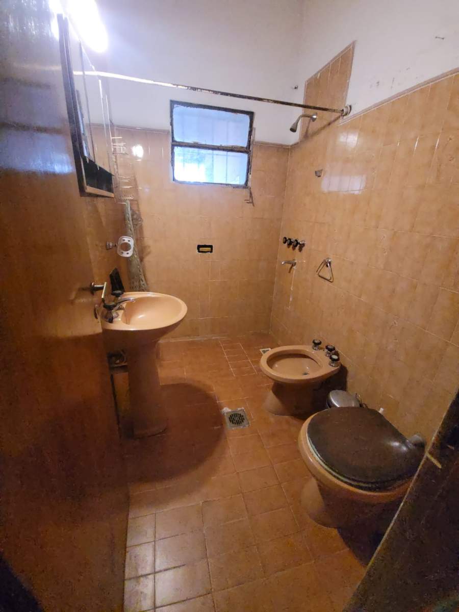 CASA EN VENTA 3 DORMITORIOS BARRIO ESCOBAR