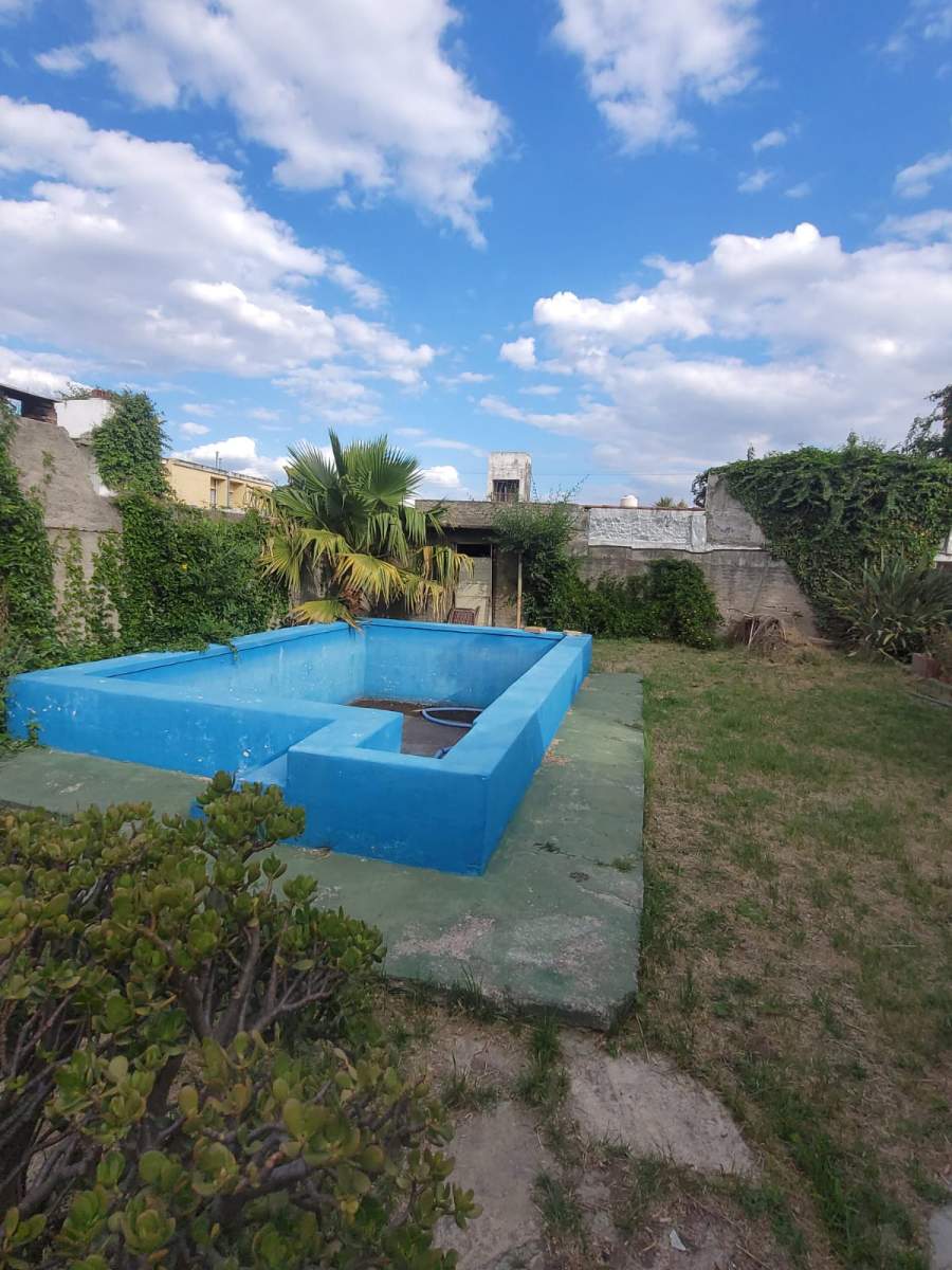 CASA EN VENTA 3 DORMITORIOS BARRIO ESCOBAR