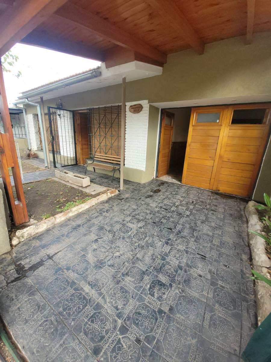 CASA EN VENTA 3 DORMITORIOS BARRIO ESCOBAR