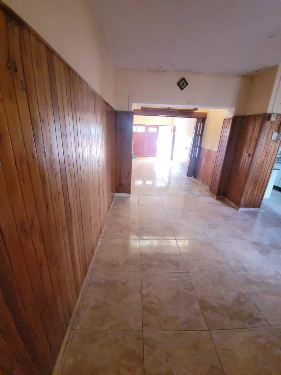 CASA EN VENTA 3 DORMITORIOS BARRIO ESCOBAR