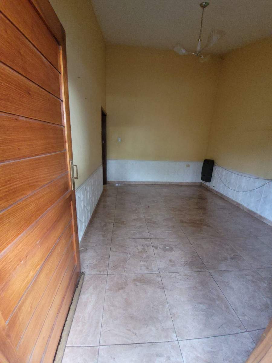 CASA EN VENTA 3 DORMITORIOS BARRIO ESCOBAR