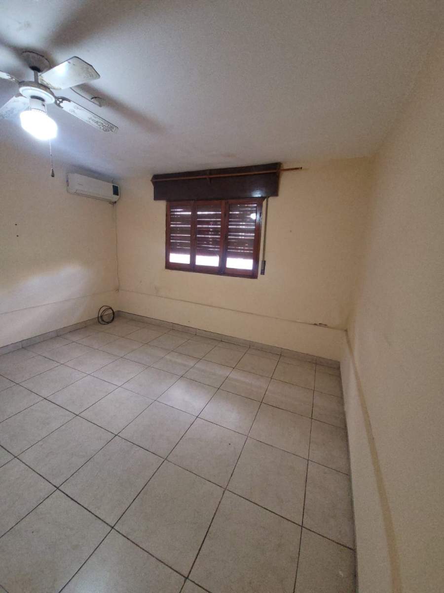CASA EN VENTA 3 DORMITORIOS BARRIO ESCOBAR