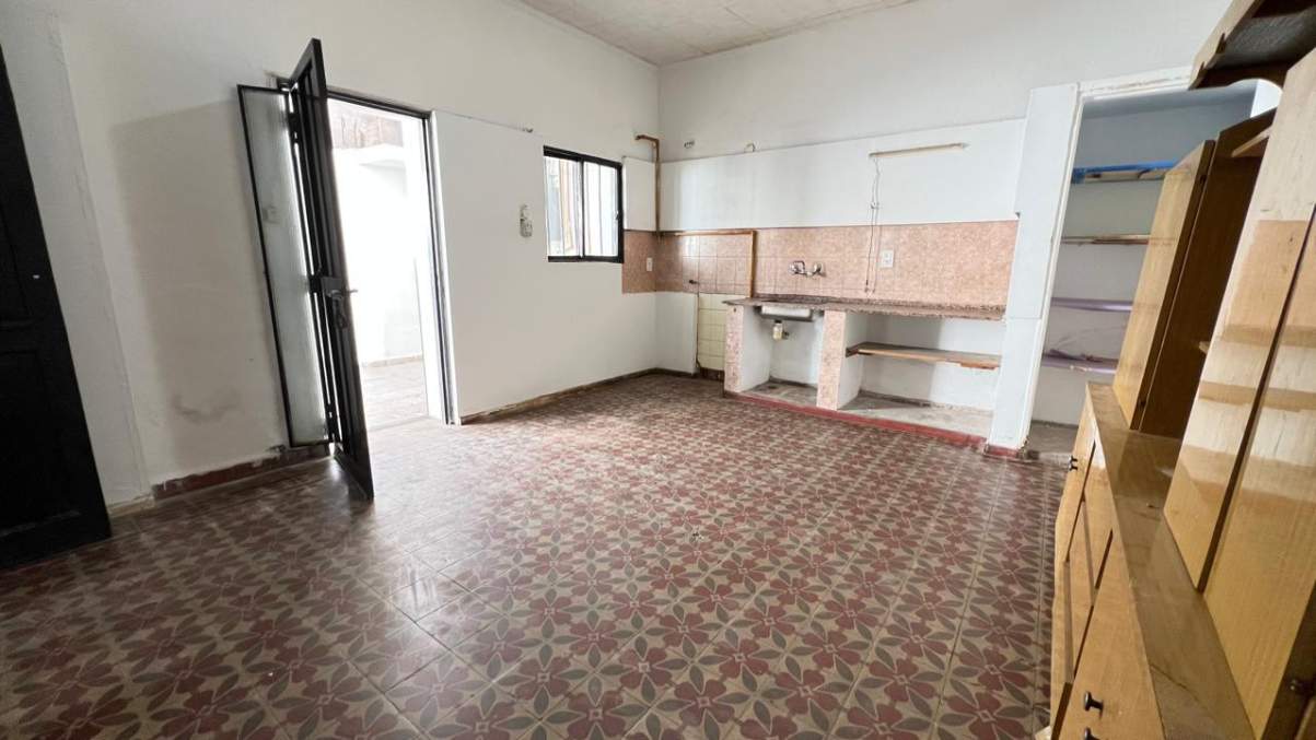 VENTA CASA CON DEPARTAMENTO EN PUEYRREDON - SE ESCUCHAN PROPUESTAS