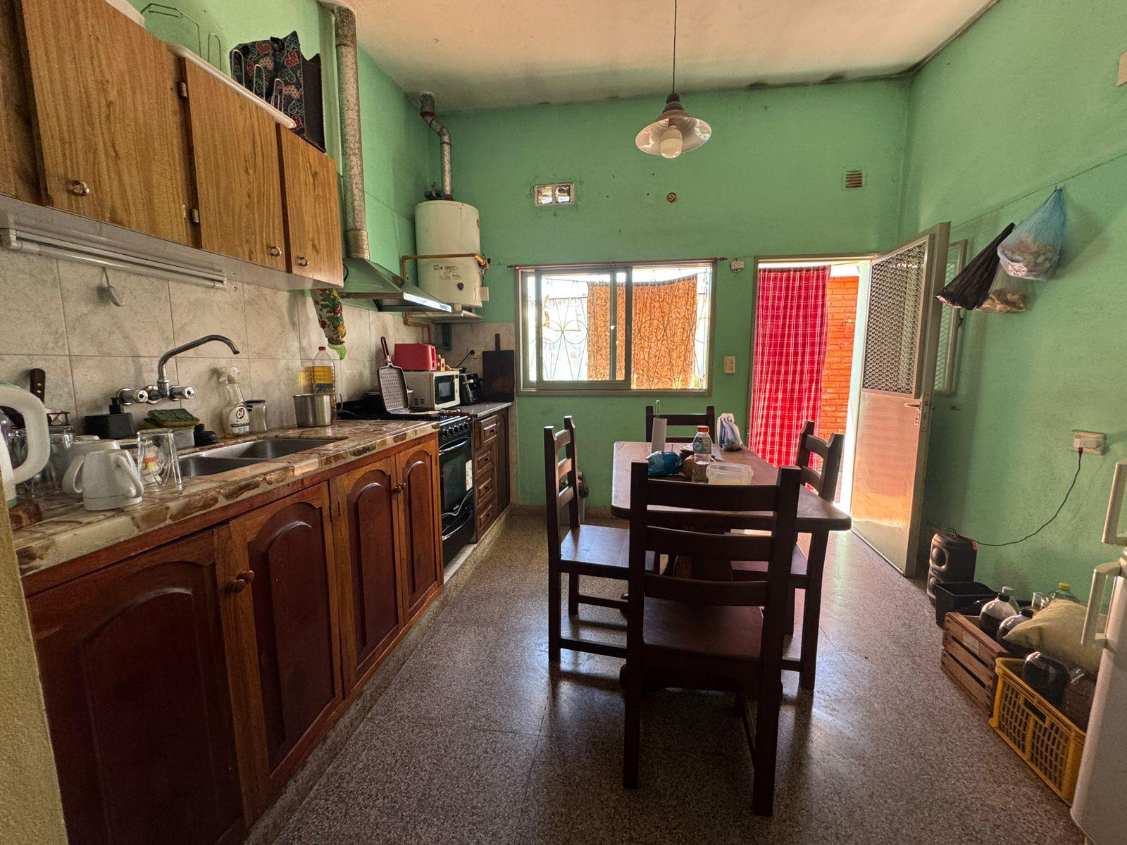 VENTA-3 DORMITORIOS-GARAGE Y DEPARTAMENTO-AMEGHINO NORTE