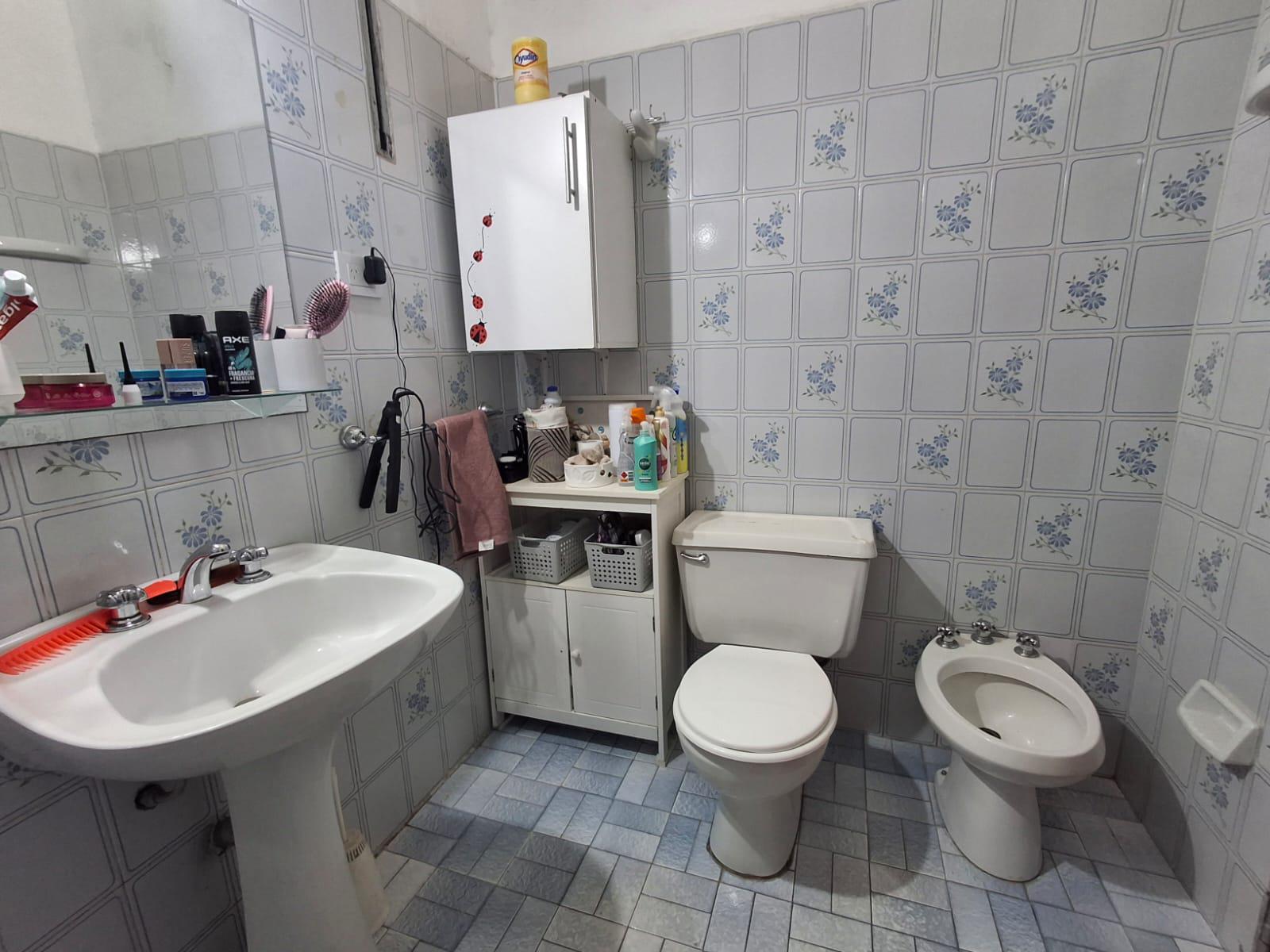 VENTA-3 DORMITORIOS-GARAGE Y DEPARTAMENTO-AMEGHINO NORTE