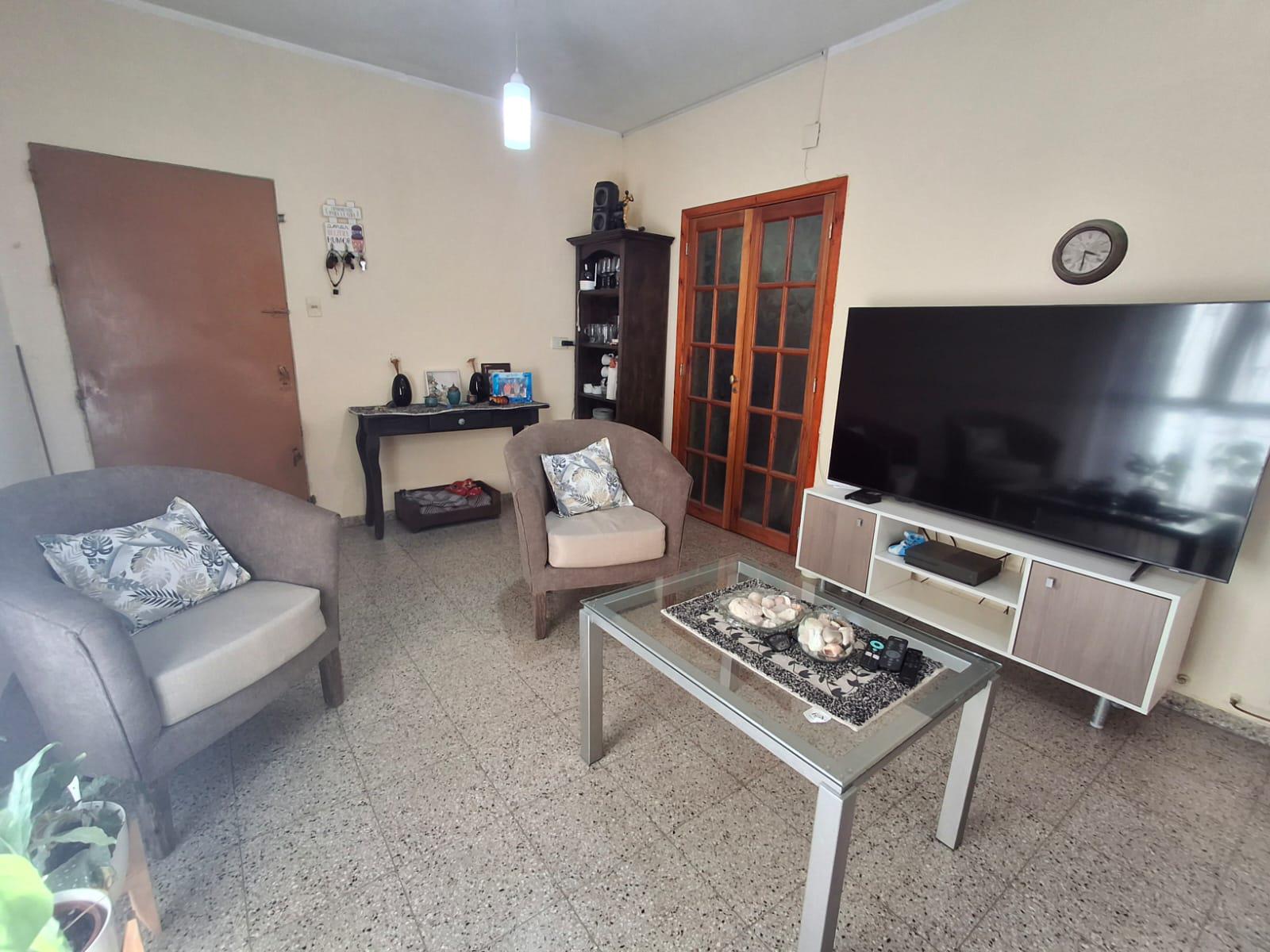 VENTA-3 DORMITORIOS-GARAGE Y DEPARTAMENTO-AMEGHINO NORTE