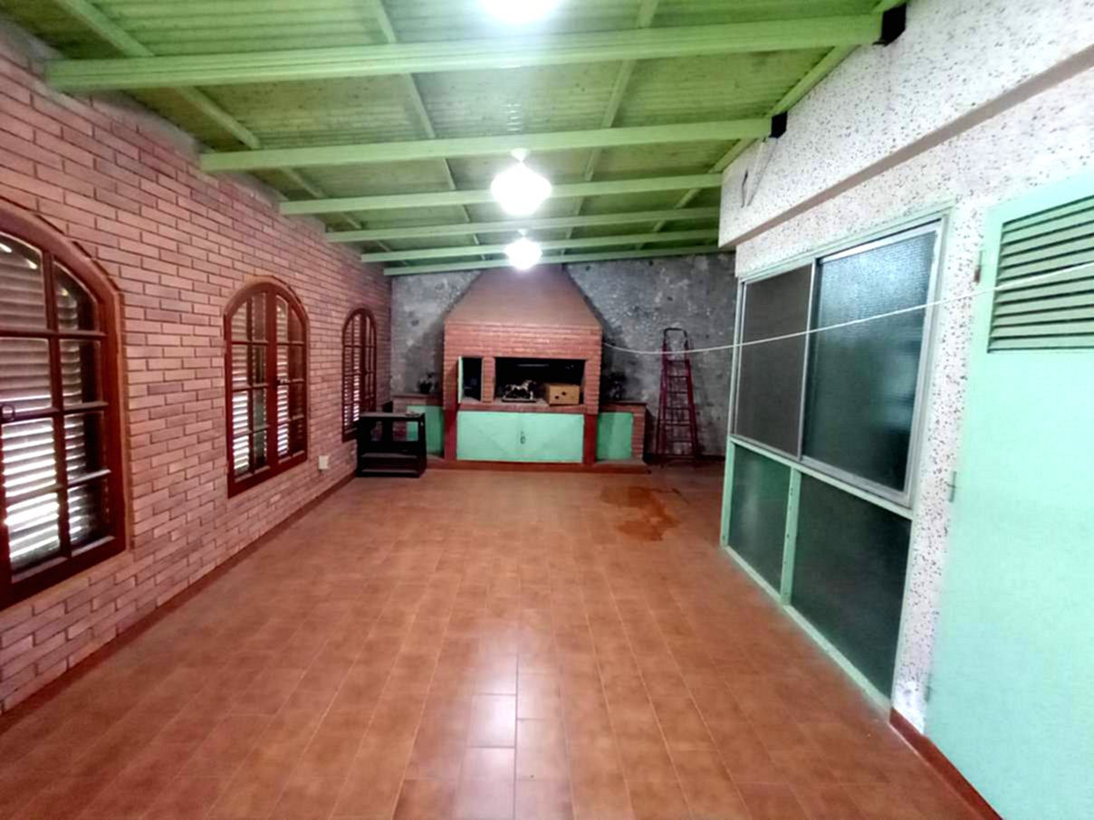 SE VENDE CASA DE DOS DORMITORIOS EN BANDA NORTE
