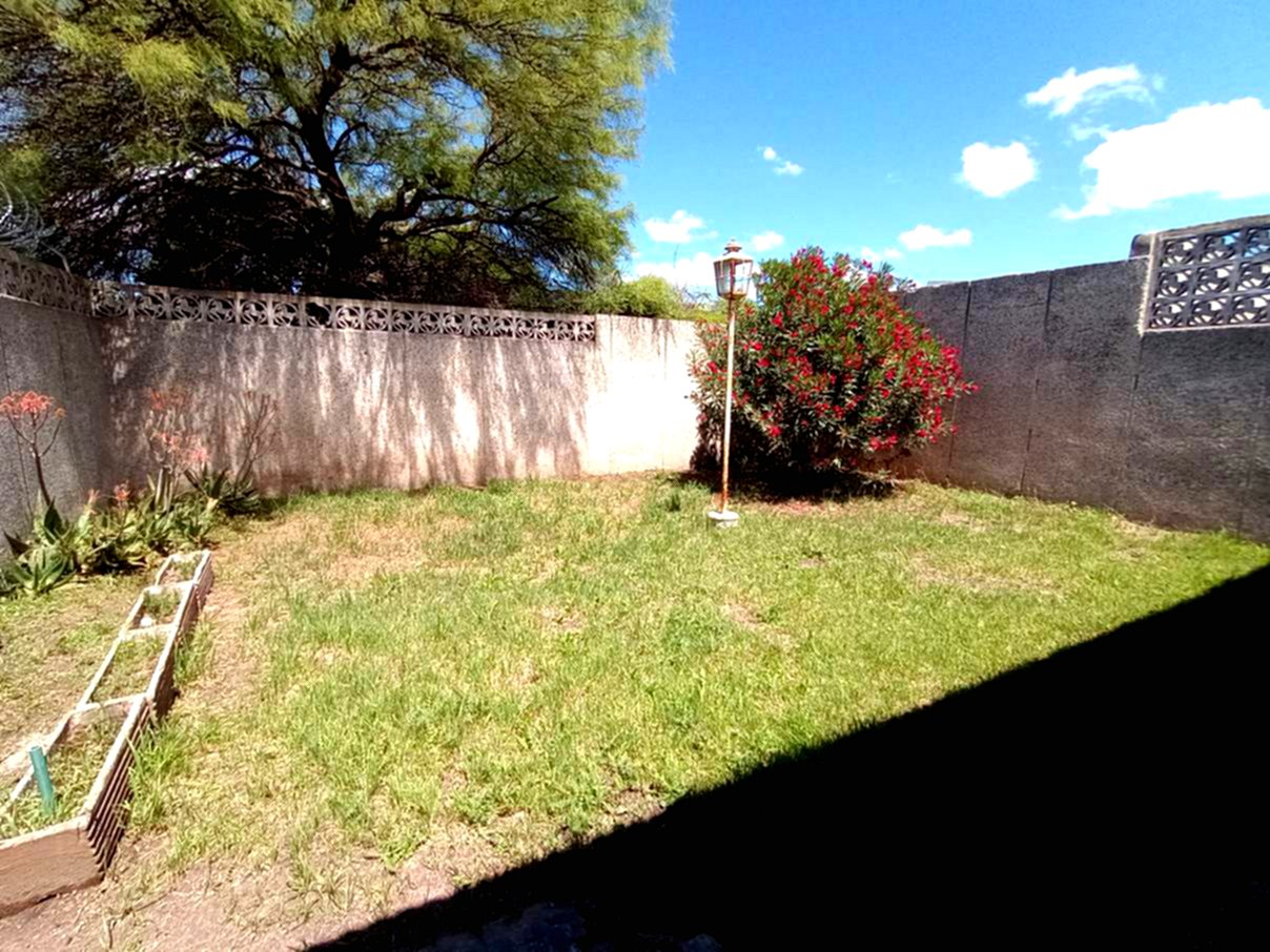 SE VENDE CASA DE DOS DORMITORIOS EN BANDA NORTE