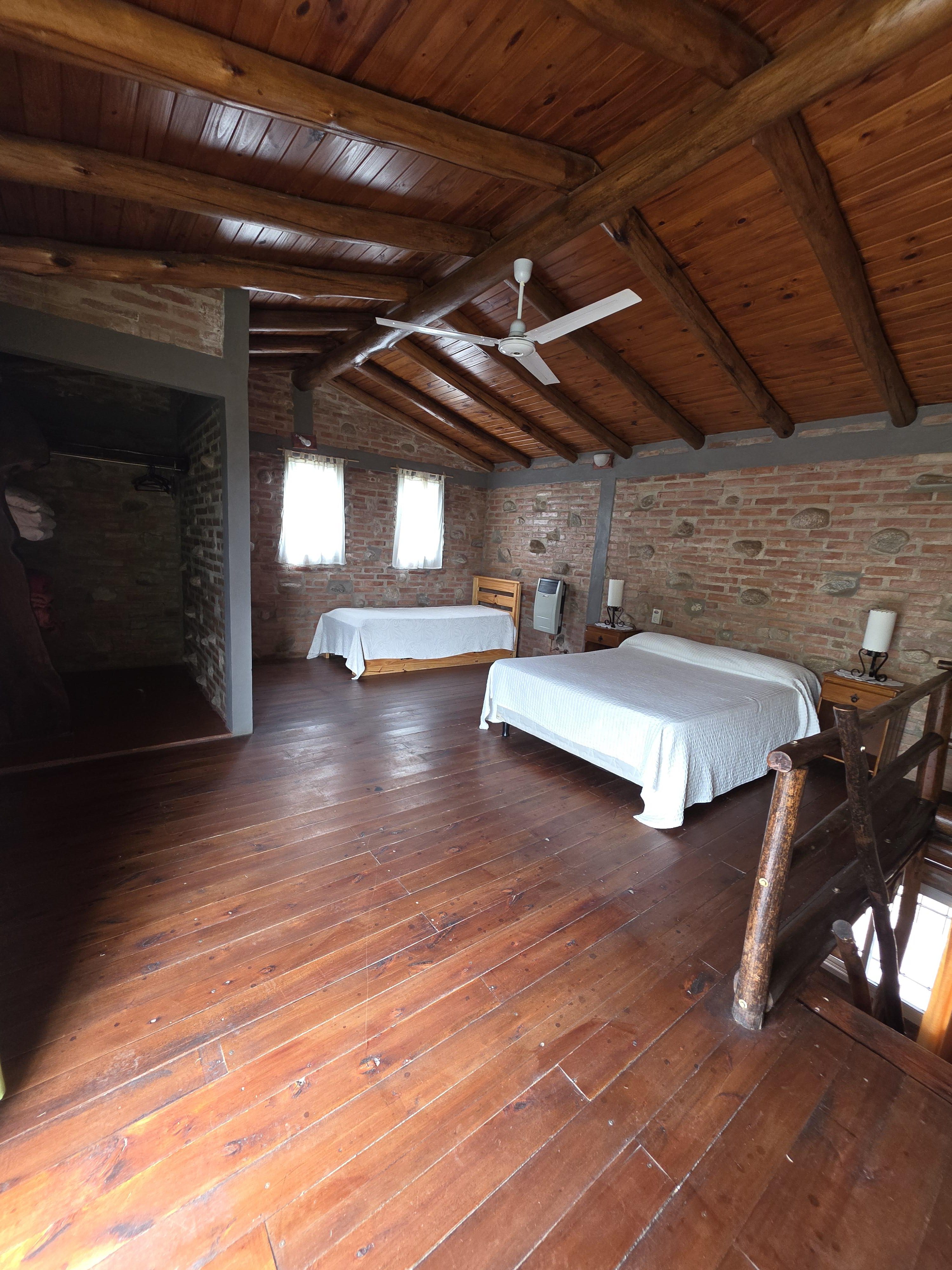 CASA EN VENTA  MONOAMBIENTE  CABANA  CON PARQUE