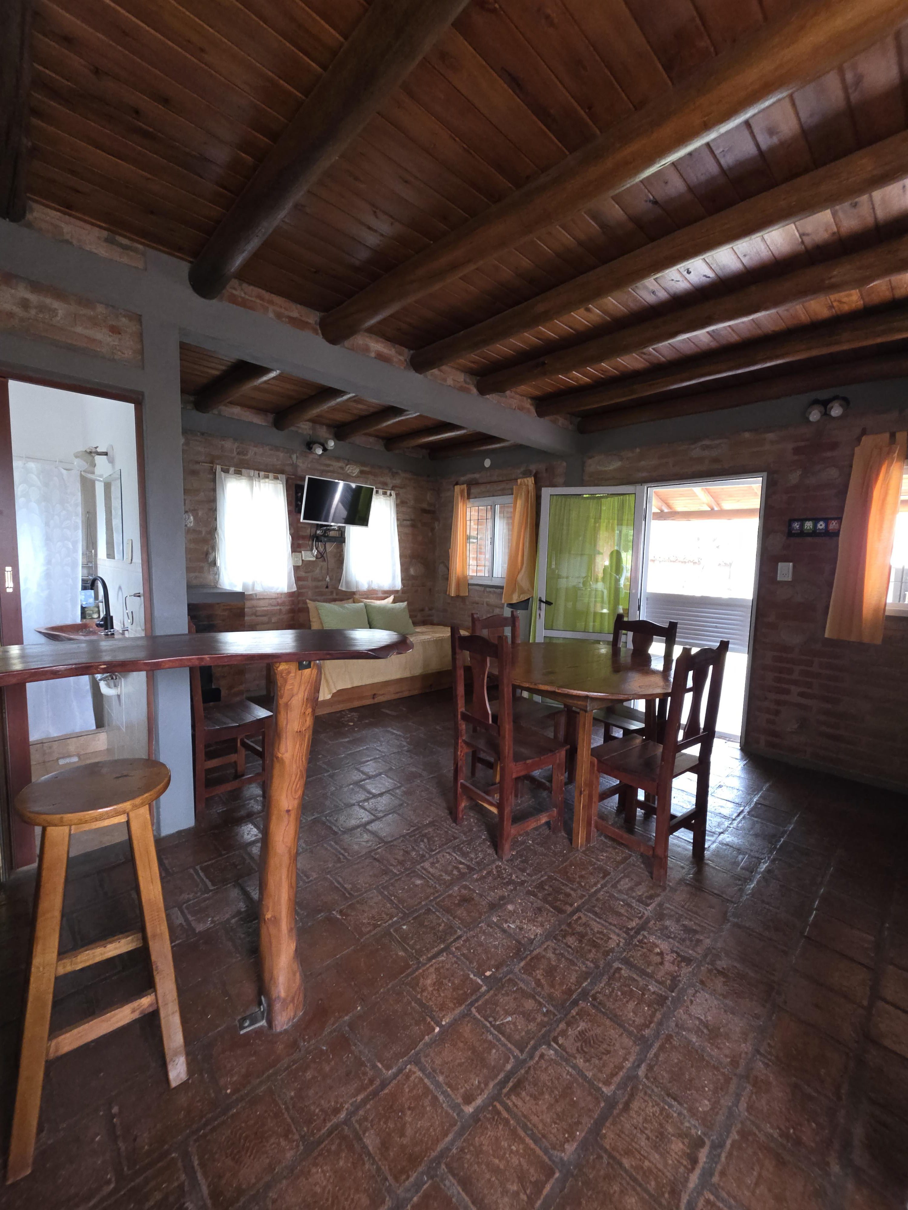 CASA EN VENTA  MONOAMBIENTE  CABANA  CON PARQUE