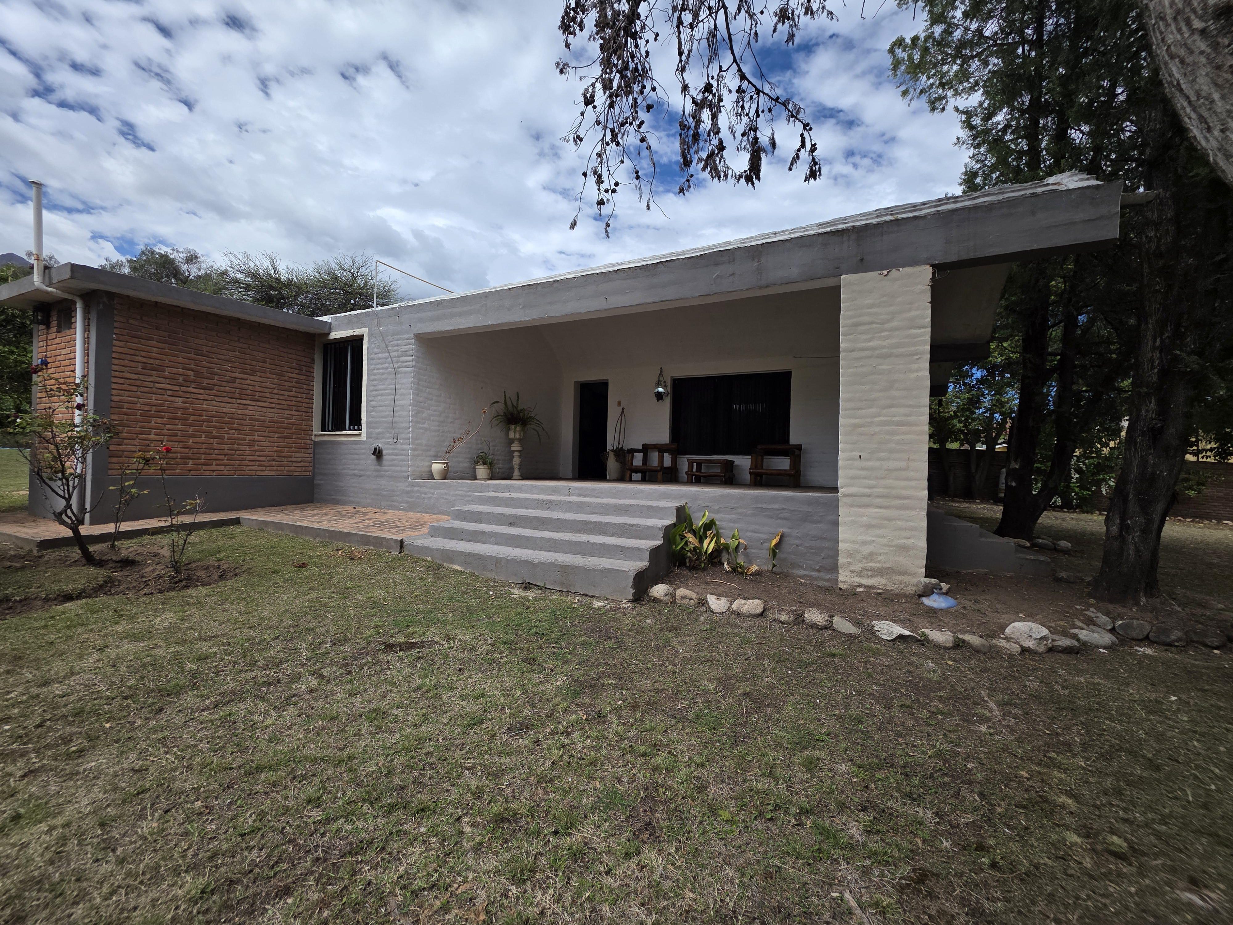 CASA EN VENTA  MONOAMBIENTE  CABANA  CON PARQUE