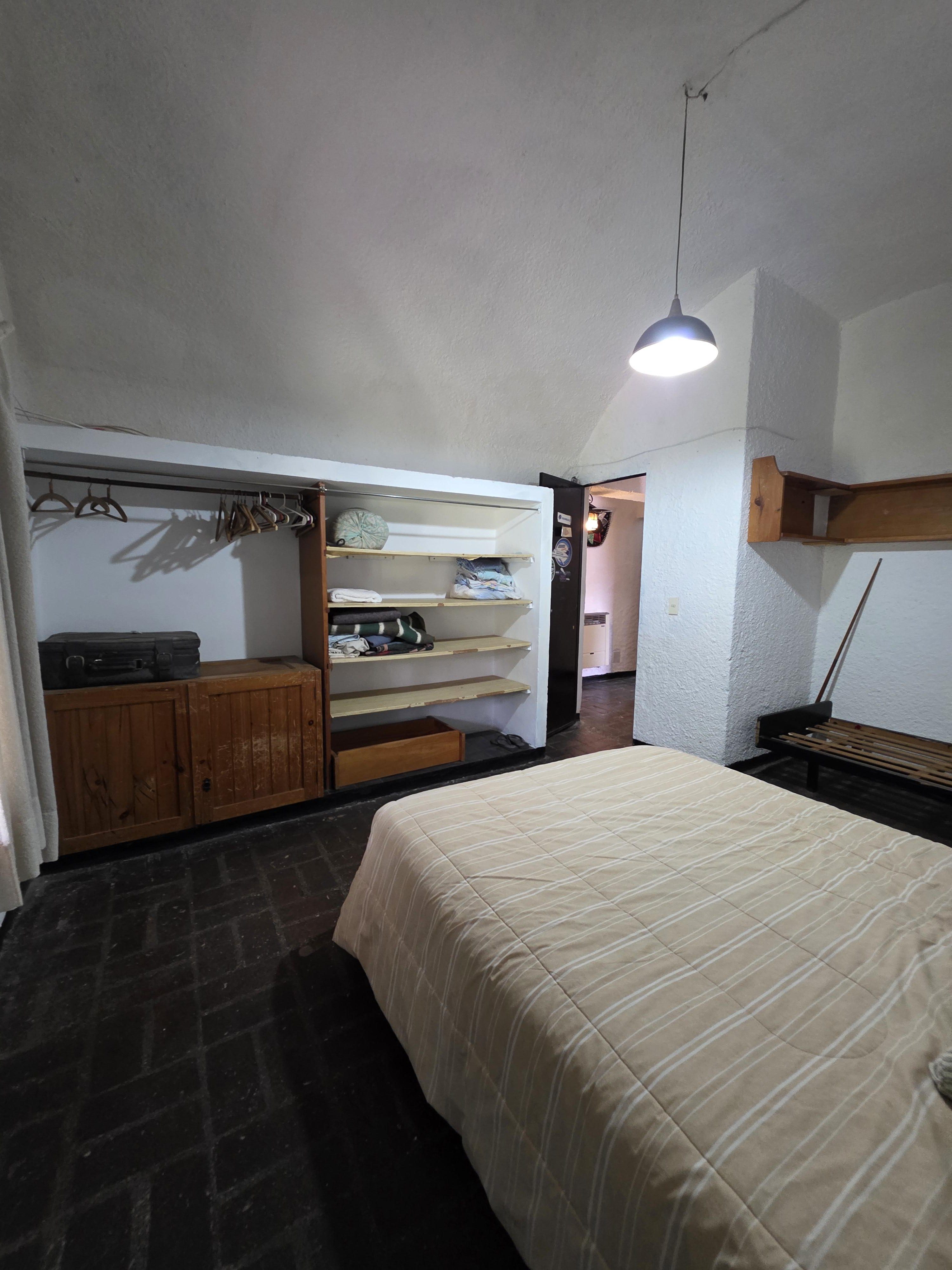 CASA EN VENTA  MONOAMBIENTE  CABANA  CON PARQUE