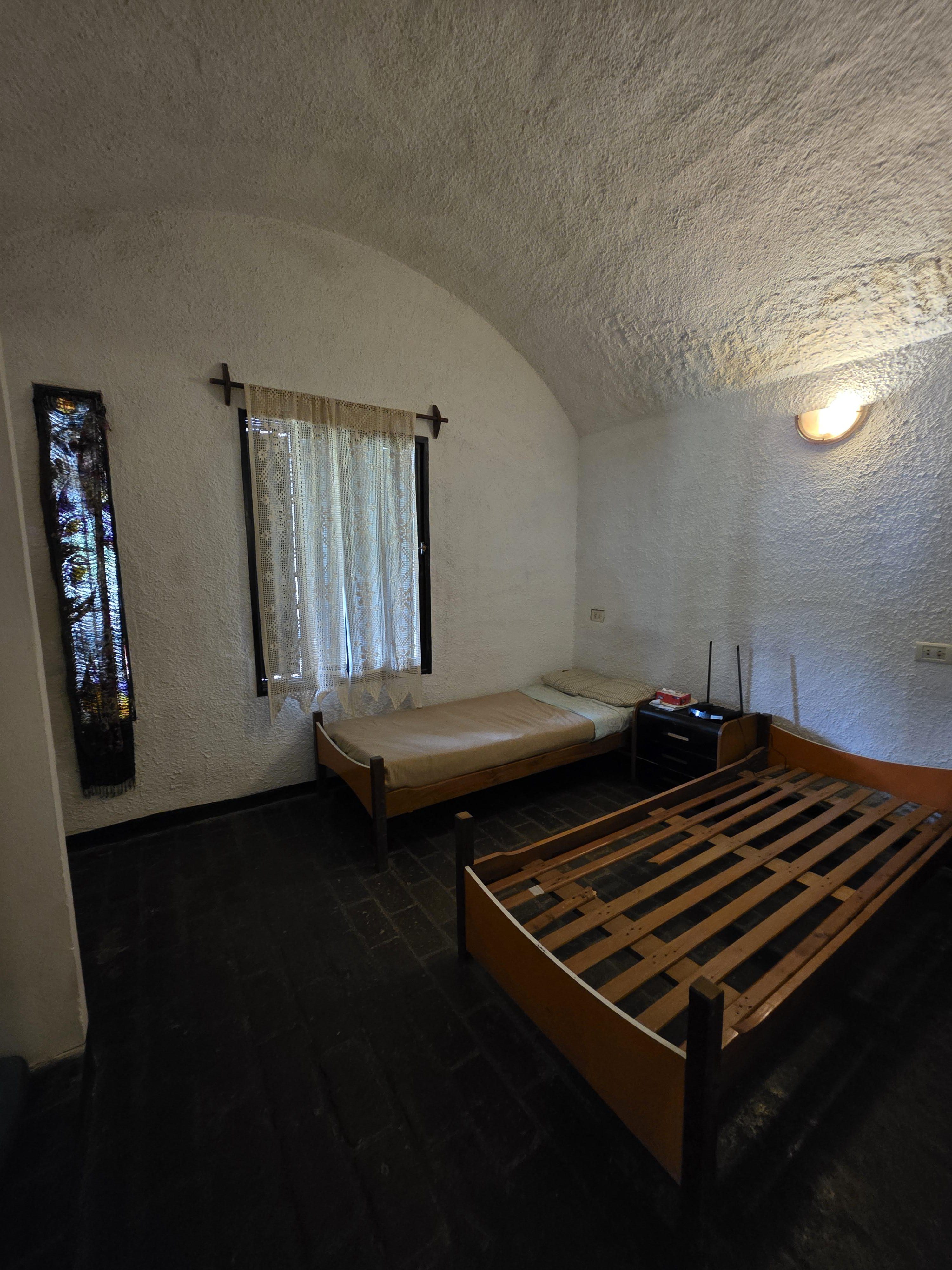 CASA EN VENTA  MONOAMBIENTE  CABANA  CON PARQUE