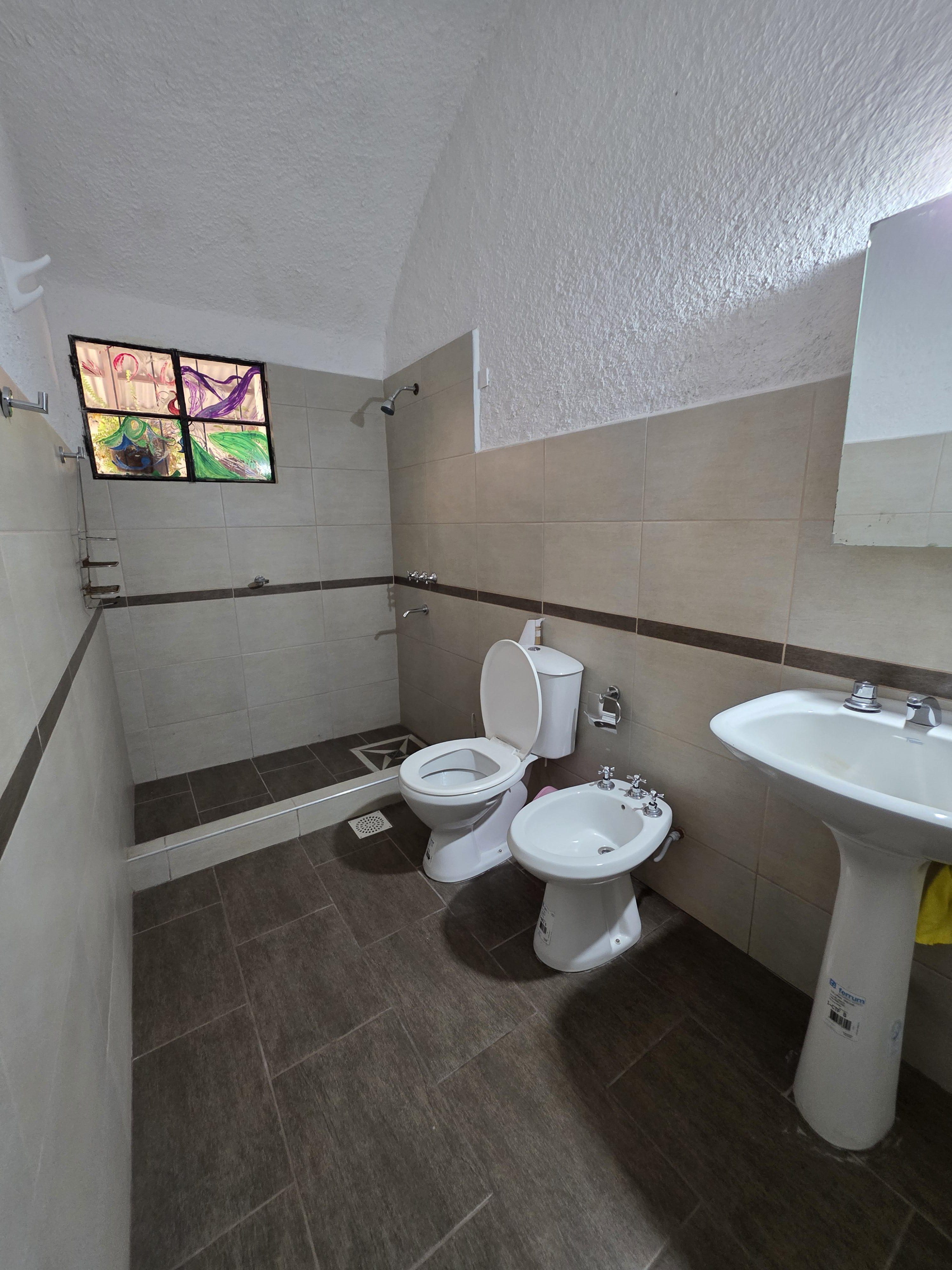 CASA EN VENTA  MONOAMBIENTE  CABANA  CON PARQUE