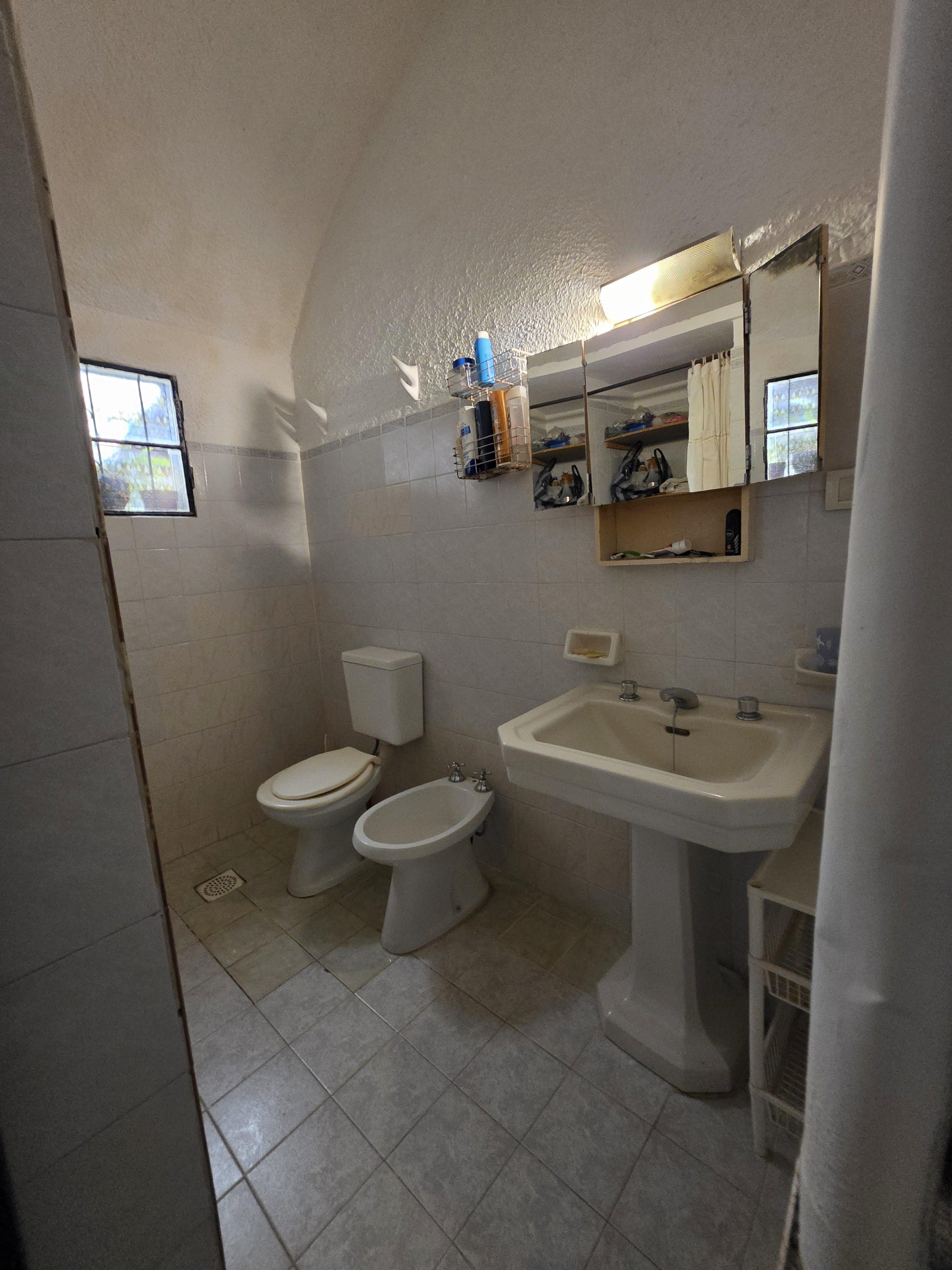 CASA EN VENTA  MONOAMBIENTE  CABANA  CON PARQUE