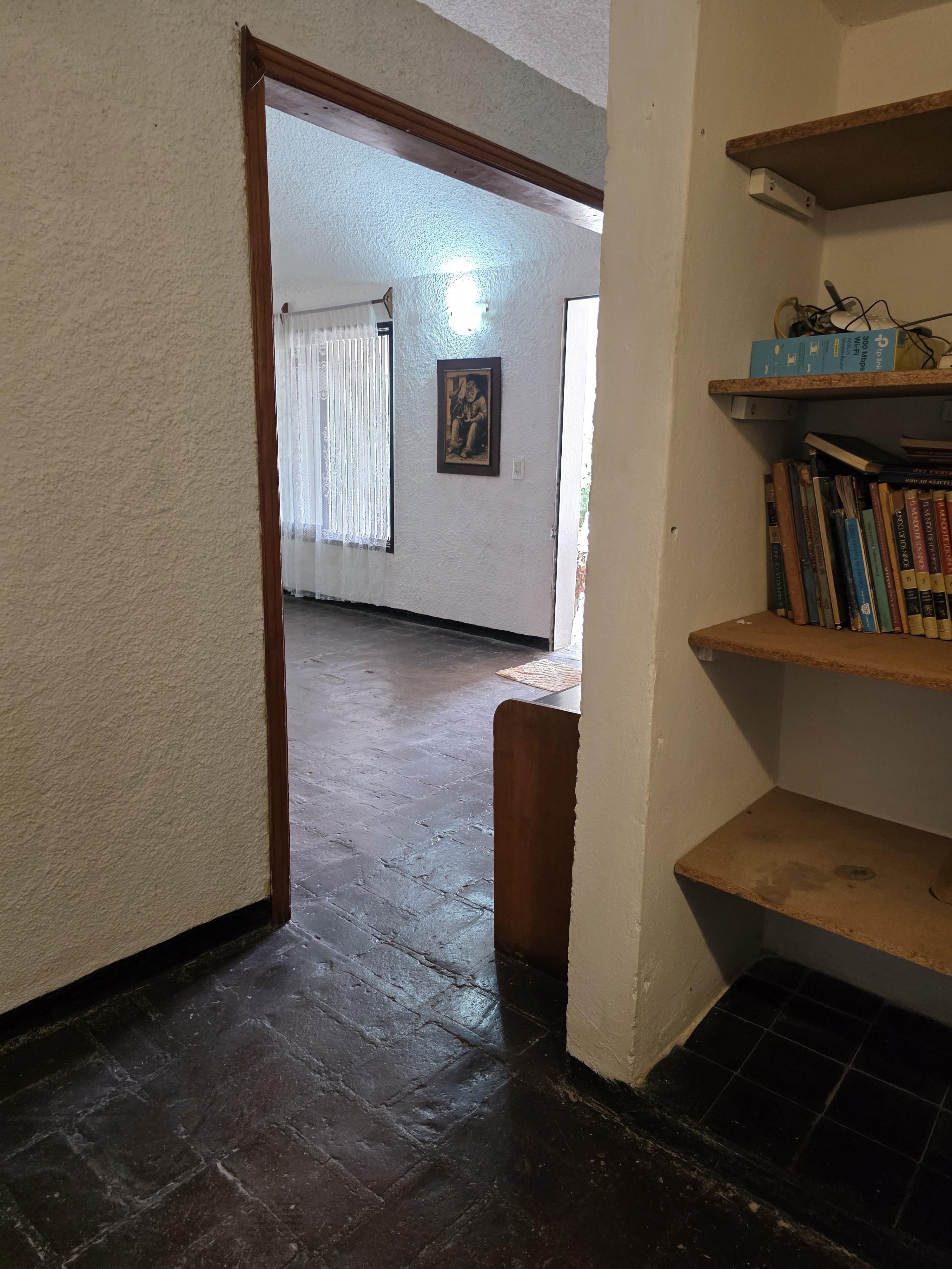 CASA EN VENTA  MONOAMBIENTE  CABANA  CON PARQUE