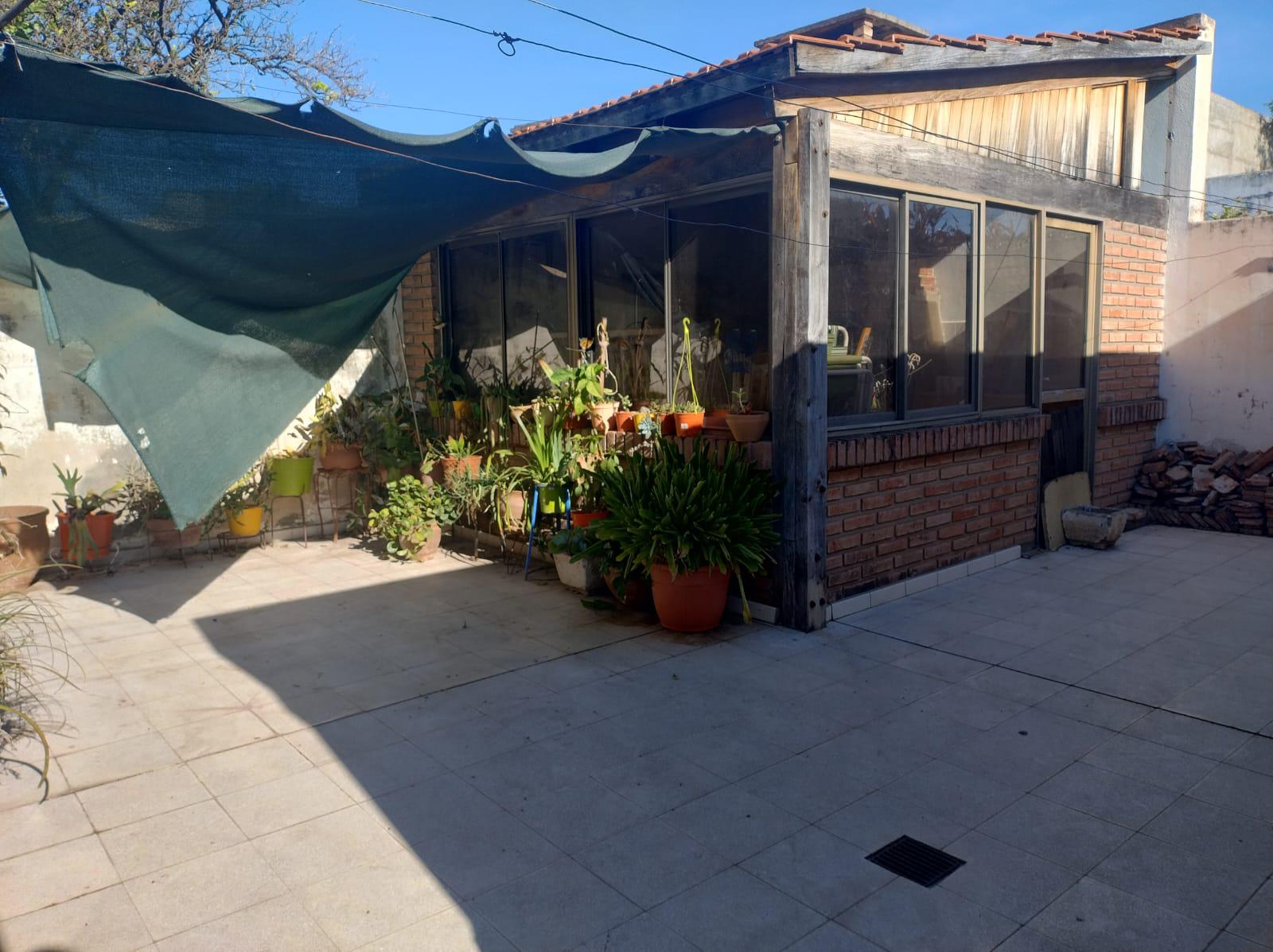 VENTA DE CASA DE 3 DORMITORIOS EN B YOFRE NORTE