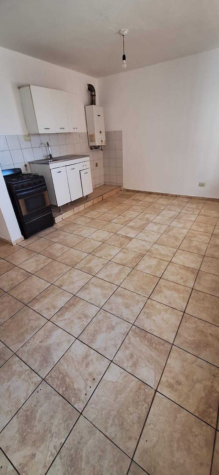 Alq.- San Martin-2 Dorm - 3 piso por esc.- Exp. econom