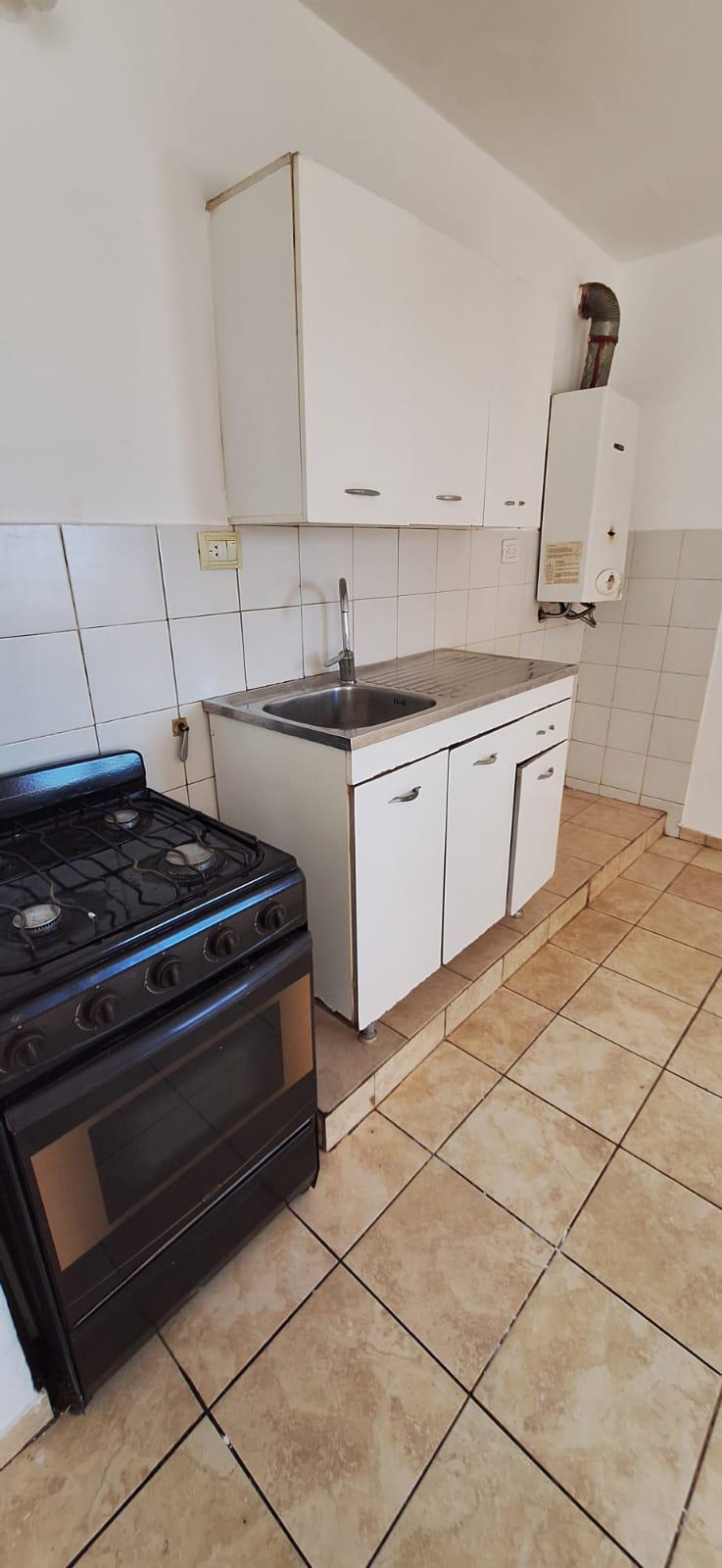 Alq.- San Martin-2 Dorm - 3 piso por esc.- Exp. econom