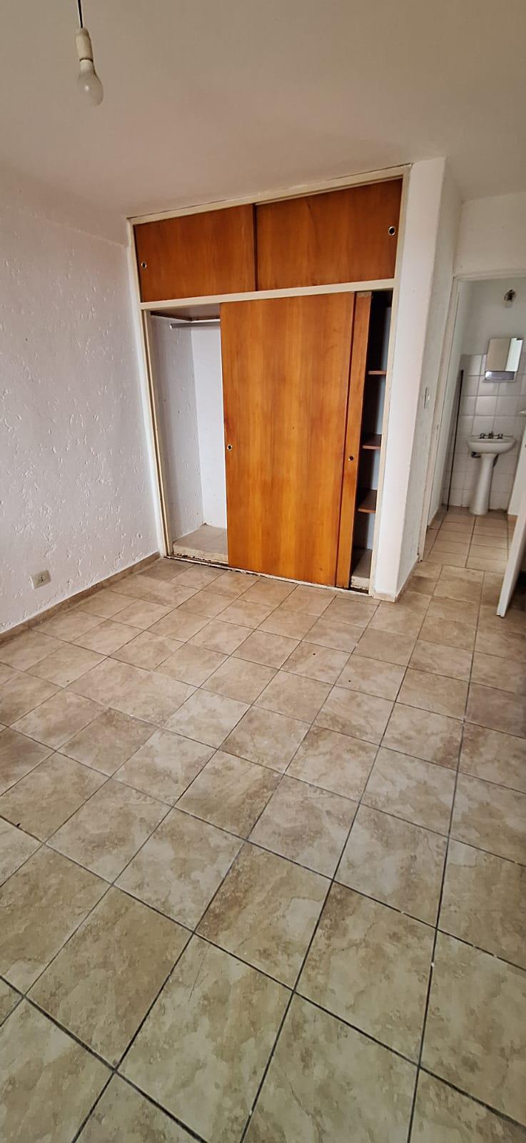 Alq.- San Martin-2 Dorm - 3 piso por esc.- Exp. econom