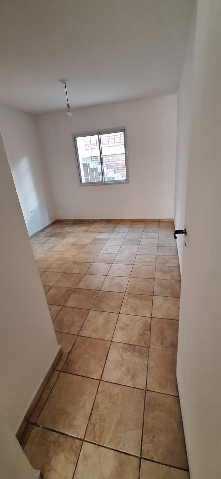 Alq.- San Martin-2 Dorm - 3 piso por esc.- Exp. econom