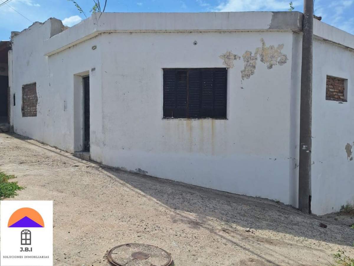 Casa en Venta a Reciclar Bella Vista