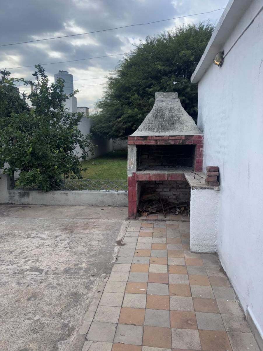 Casa en Venta a Reciclar Bella Vista