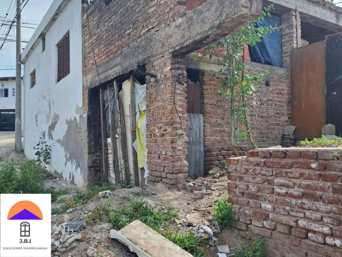 Casa en Venta a Reciclar Bella Vista