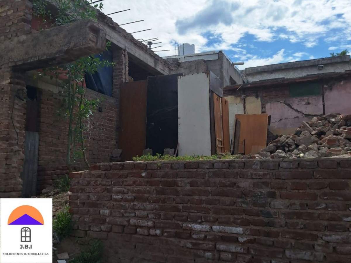 Casa en Venta a Reciclar Bella Vista