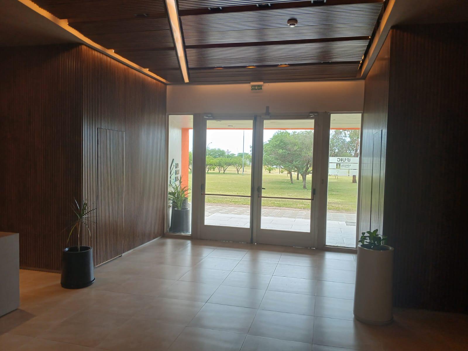 OFICINA EN ALQUILER 120M2  COMPLEJO PEA