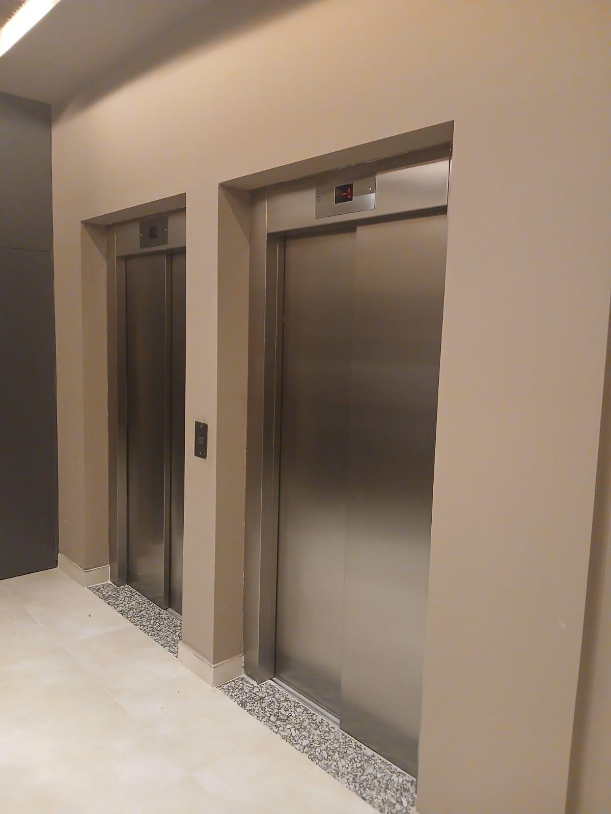 OFICINA EN ALQUILER 120M2  COMPLEJO PEA