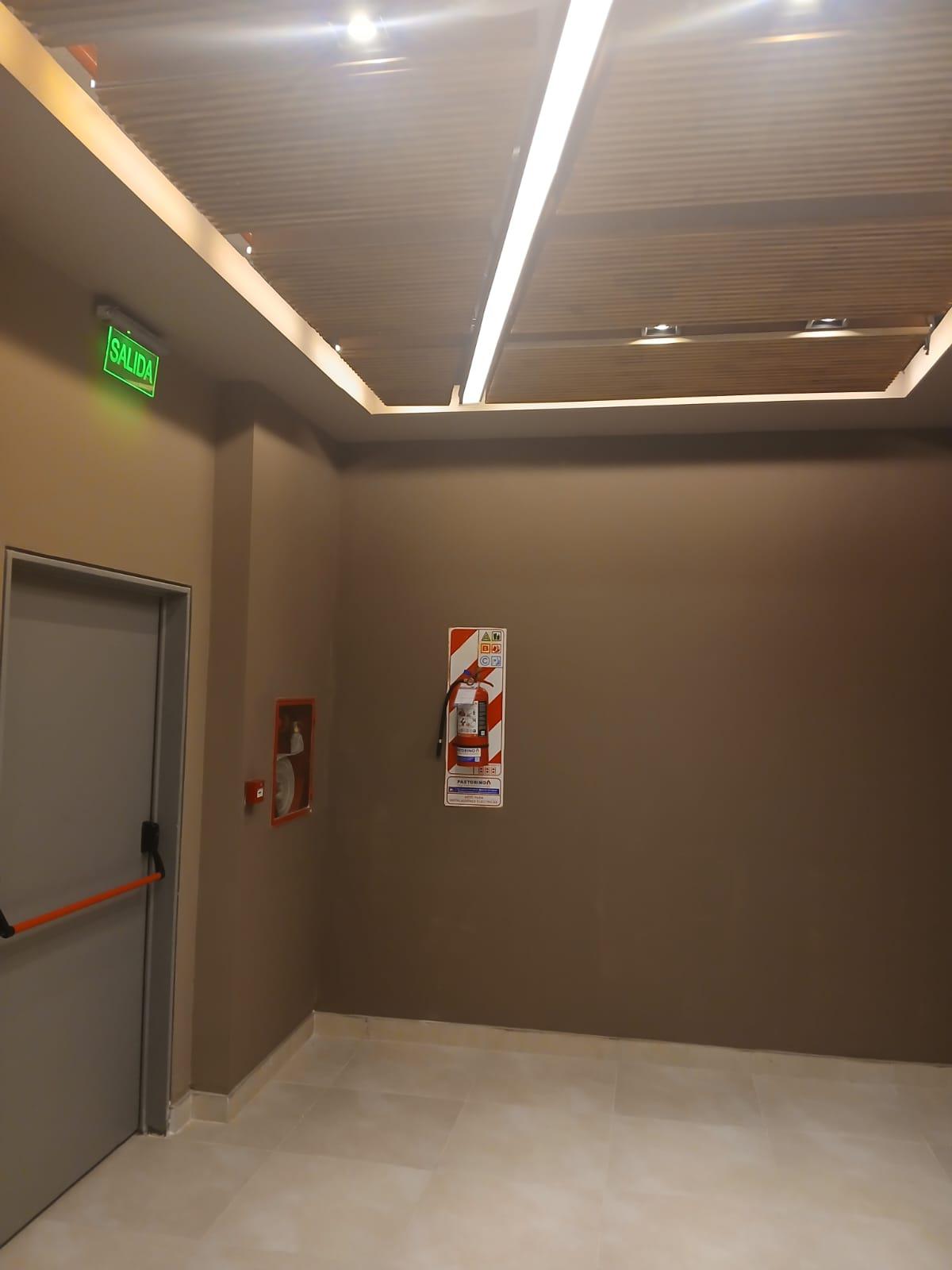 OFICINA EN ALQUILER 120M2  COMPLEJO PEA