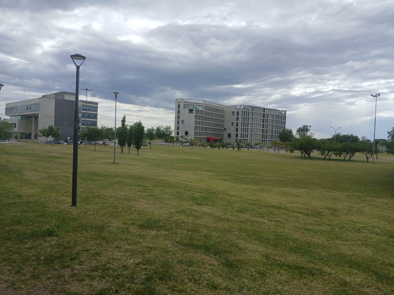 OFICINA EN ALQUILER 120M2  COMPLEJO PEA