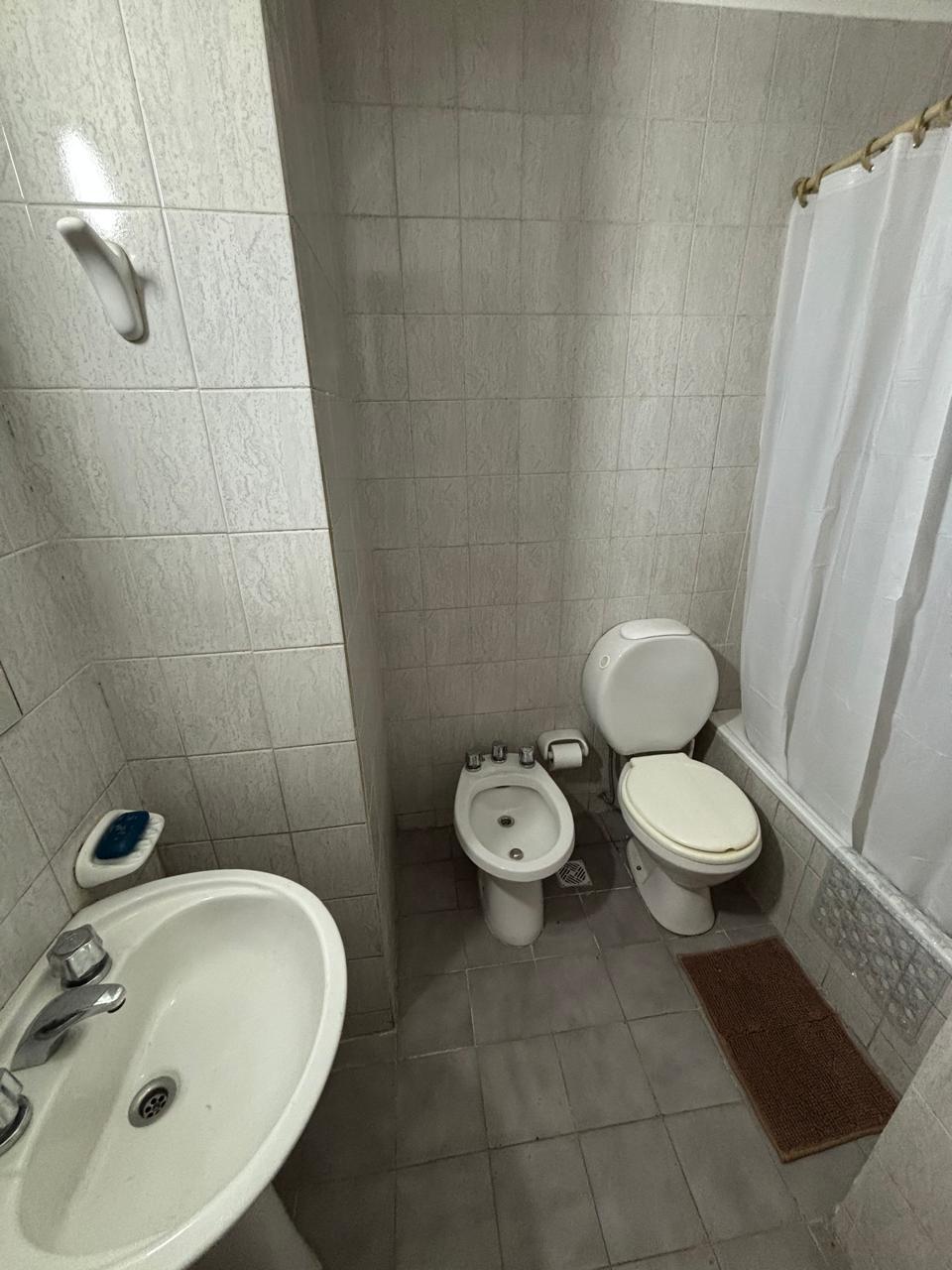 ALQUILER AMPLIO MONOAMBIENTE TEMPORAL NUEVA CORDOBA AL LADO DE CLINICA ZUNINO