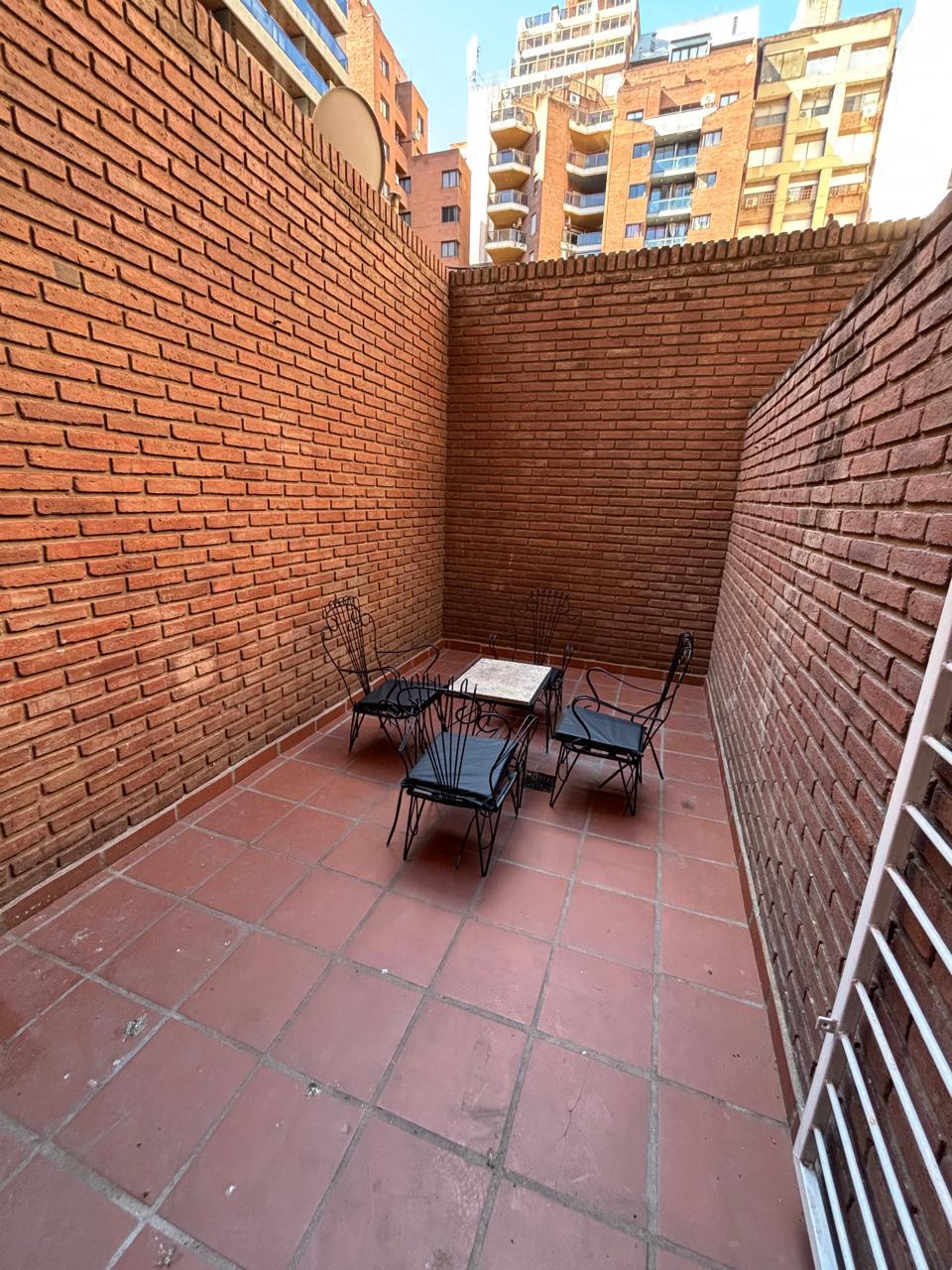 ALQUILER AMPLIO MONOAMBIENTE TEMPORAL NUEVA CORDOBA AL LADO DE CLINICA ZUNINO