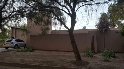 Alquiler Temporal Casa 3 Dormitorios-Country La Paloma (Villa Allende)