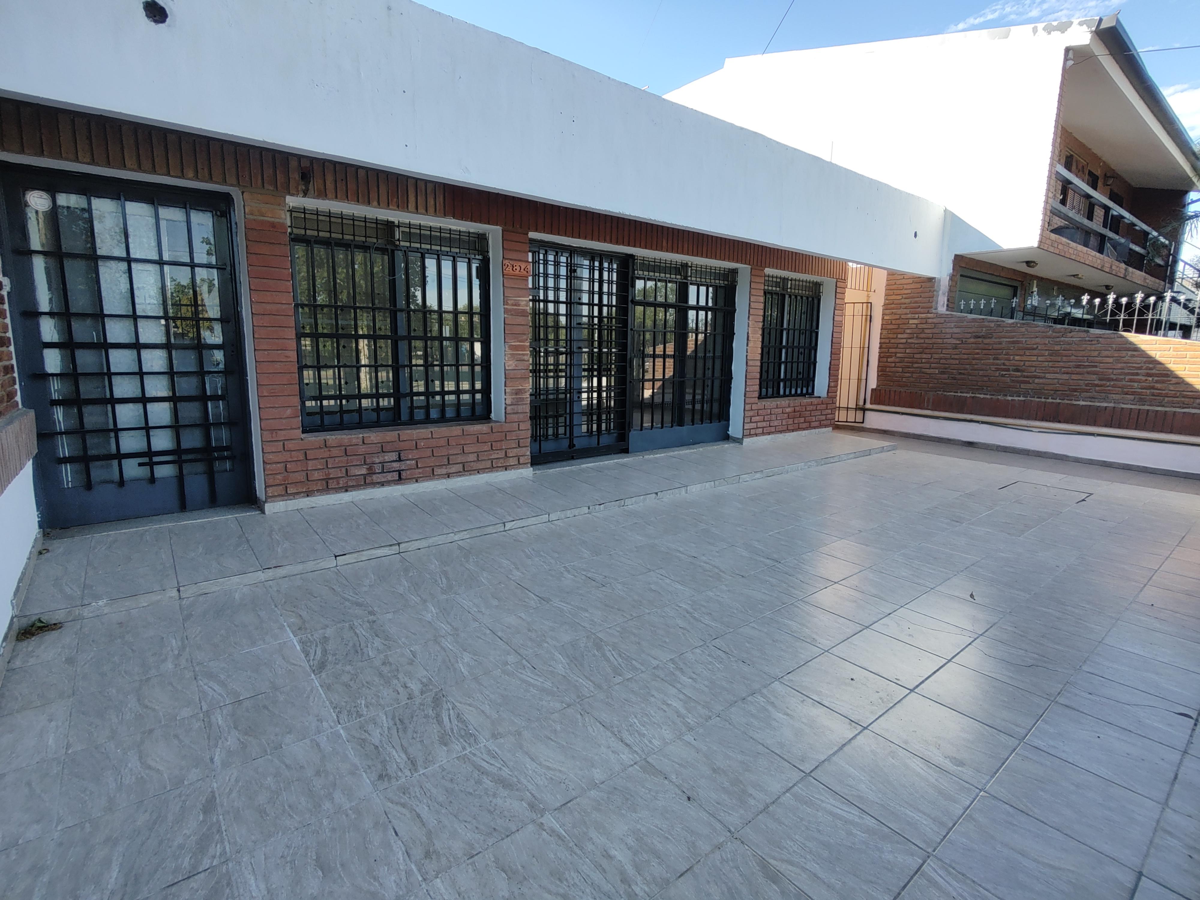 VENTA CASA 3 DORMITORIOS  LOCAL - SANTA ISABEL 3ra Secc - AV ARMADA ARGENTINA
