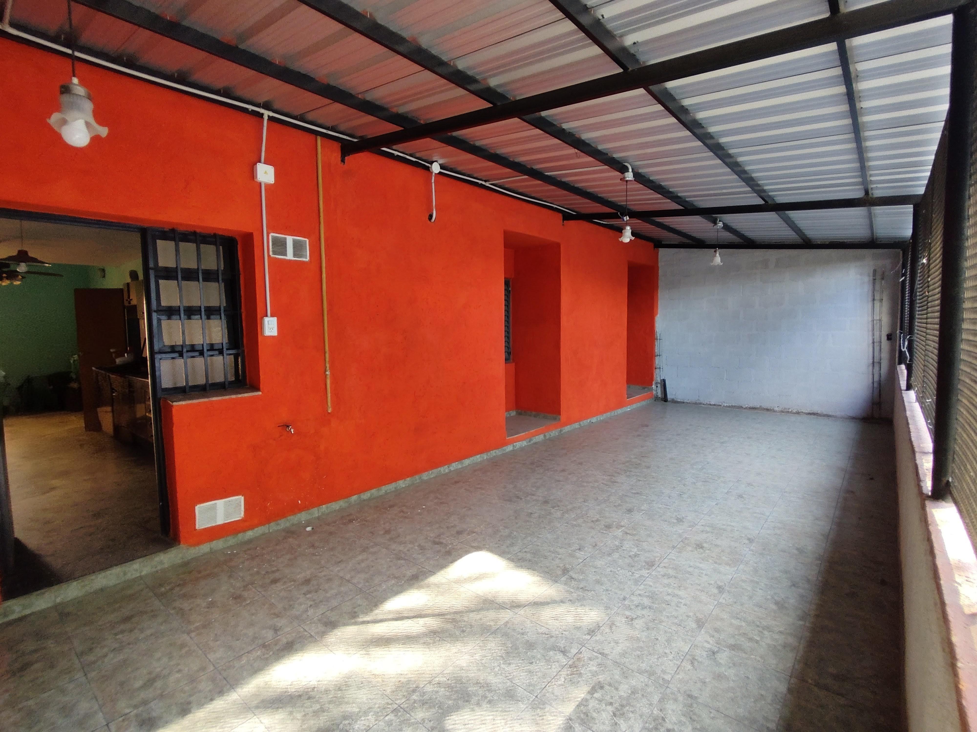 VENTA CASA 3 DORMITORIOS  LOCAL - SANTA ISABEL 3ra Secc - AV ARMADA ARGENTINA