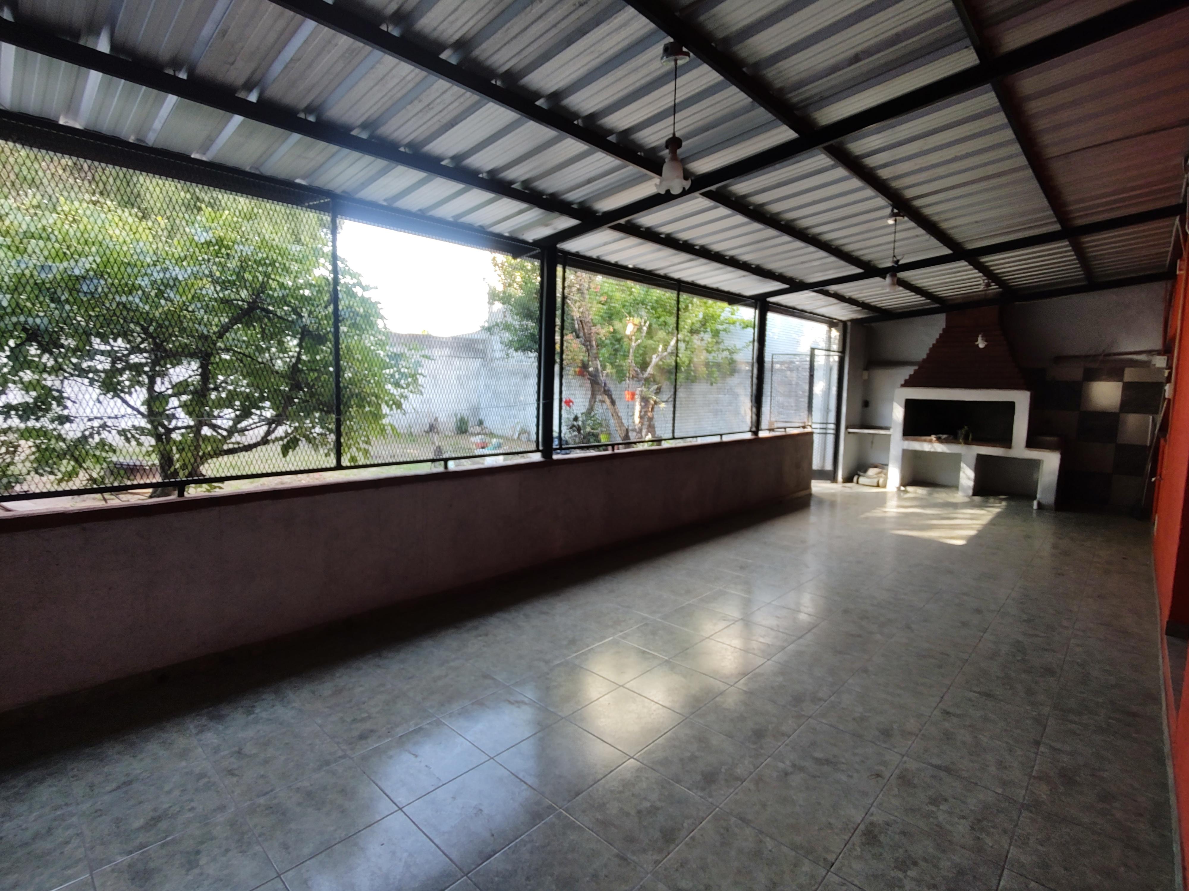 VENTA CASA 3 DORMITORIOS  LOCAL - SANTA ISABEL 3ra Secc - AV ARMADA ARGENTINA