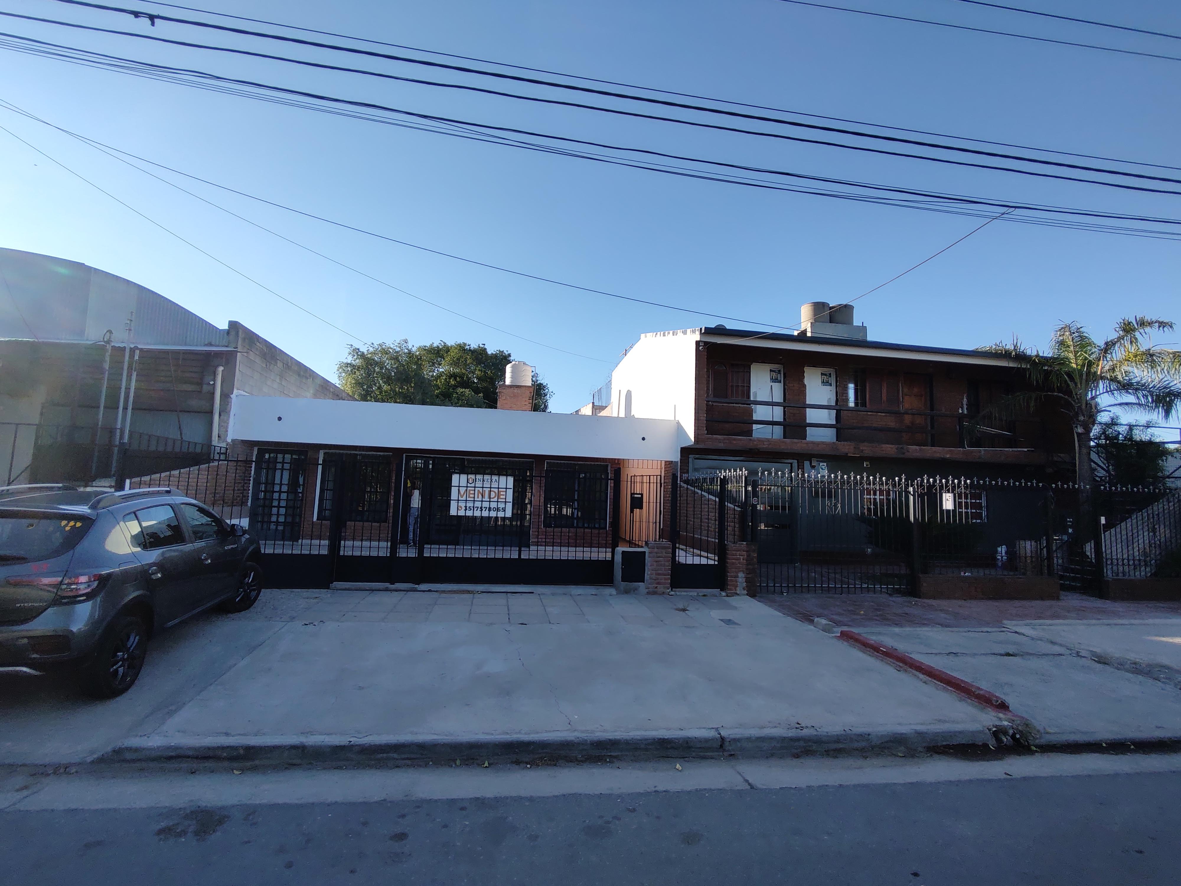 VENTA CASA 3 DORMITORIOS  LOCAL - SANTA ISABEL 3ra Secc - AV ARMADA ARGENTINA