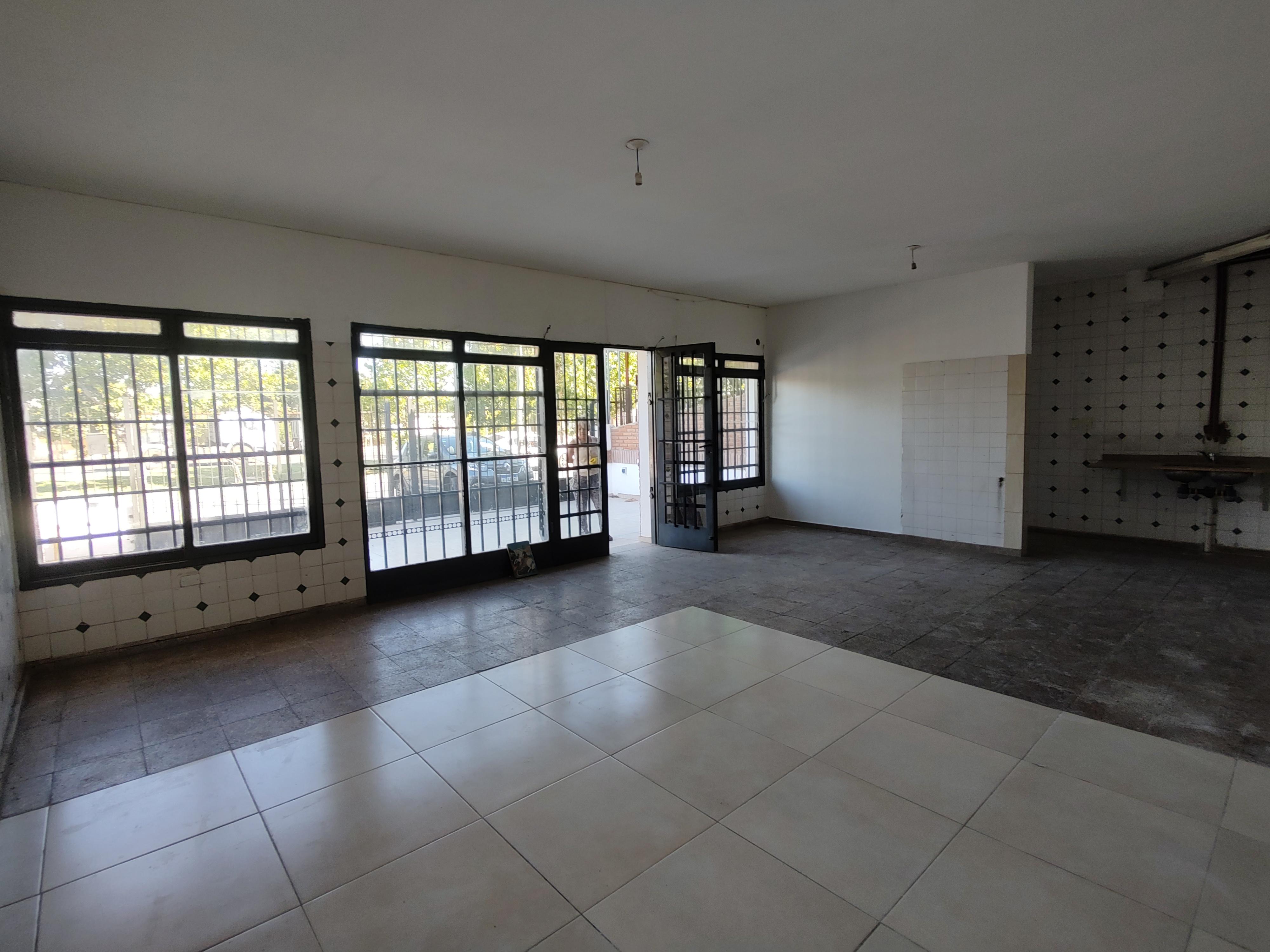 VENTA CASA 3 DORMITORIOS  LOCAL - SANTA ISABEL 3ra Secc - AV ARMADA ARGENTINA