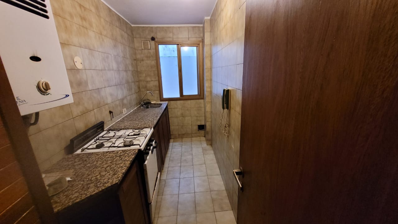 DEPARTAMENTO EN  ALQUILER  - CENTRO  -  CON HERMOSO PATIO - UN DORMITORIO  - CORDOBA