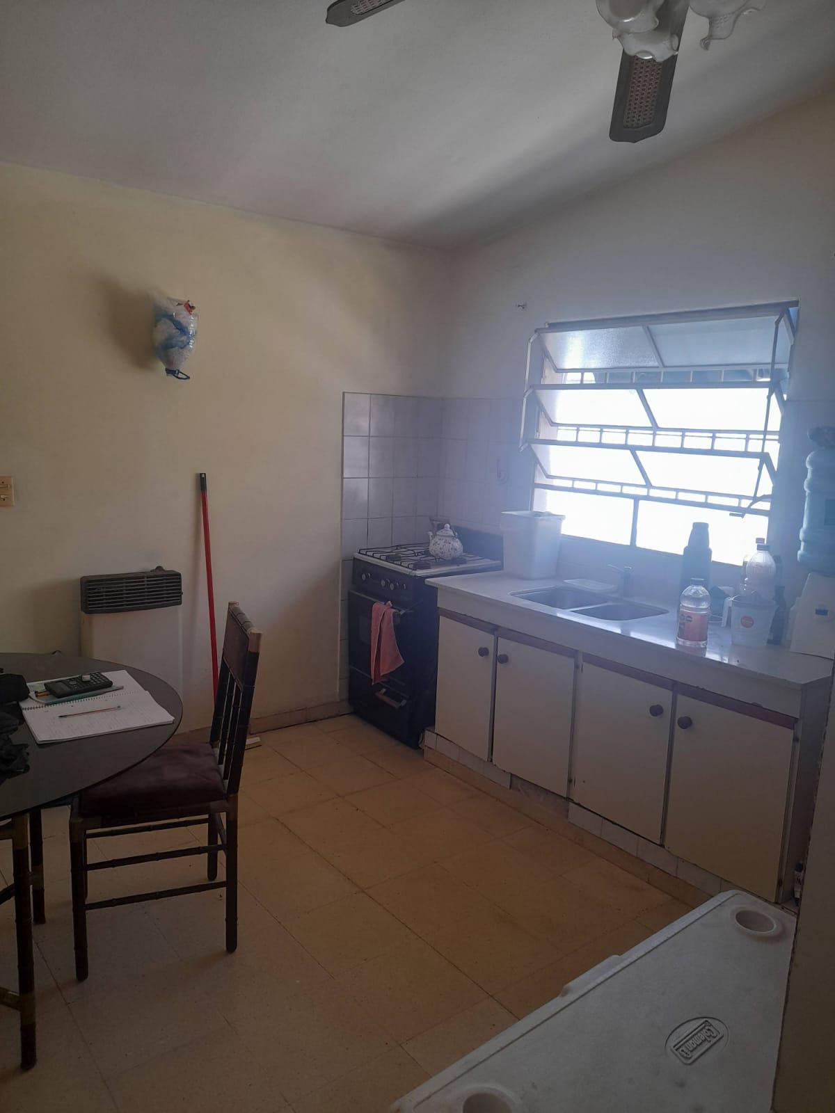 VENDO CASA EN BARRIO ALBERDI